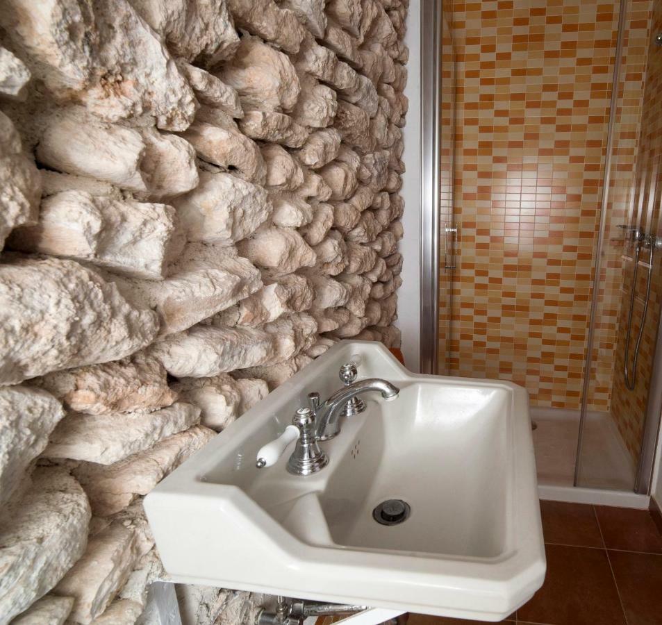 Casa Besana Villa Camunas ภายนอก รูปภาพ